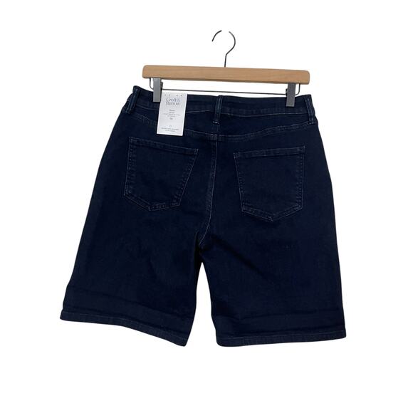 Croft and Barrow Womens Mid Rise The Classic Stretch Straight Shorts Size 10A - Picture 4 of 7